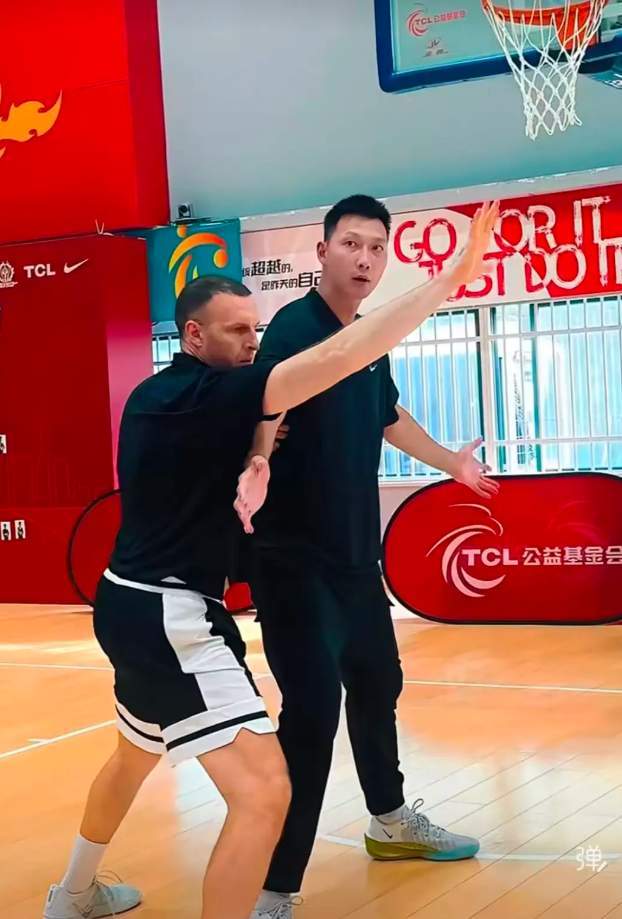 华体会入口服务-恭喜广东，易建联终于回归了，重返球场，新岗位曝光，朱芳雨期待