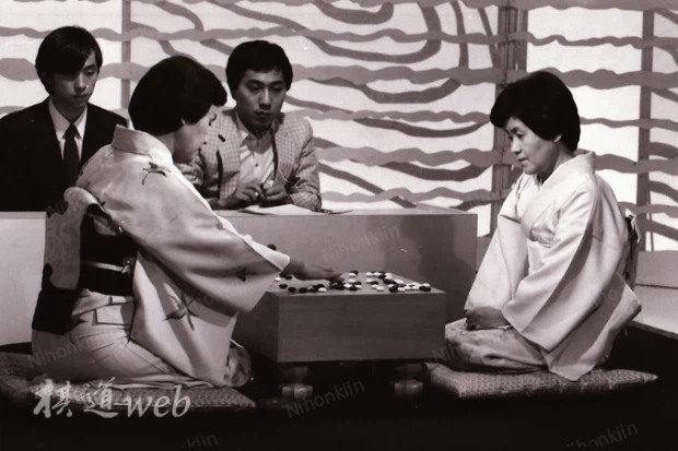 华体会官网导航-弈客签约｜本田三姐妹决战头衔战——日本围棋百大奠基人075|本田幸子|本田寿子|棋界|伊藤友惠|楠辉子_新浪体育_新浪新闻